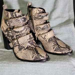 STEVE MADDEN 8M Righteous/Righ01S1 Python Leather Studded ADJ Buckles Ankle Boot